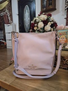 (Category: ) located in . Submitted by huda_wardrobe (Listing ID 1463051433, Image 1). Description: .