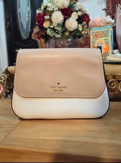 (Category: ) located in . Submitted by huda_wardrobe (Listing ID 1463050590, Image 1). Description: .