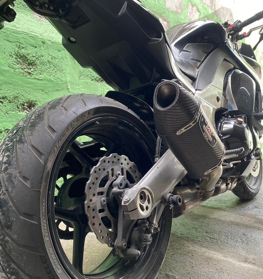 Kawasaki Ninja 1000 (Category: Motorbikes for Sale) located in Abucay. Submitted by jarylec (Listing ID 1463068030, Image 2). Description: PTPA FORSALE ONLY 320K down to 260K FIX! Kawasaki Ninja 1000 OR CR Dos & Valid Id 2011 Model Inline 4 24K odo Yoshimura pipe Padhessive Puig street screen Angel Ct 120/70-17 Angel Ct190/50-17 2 Keys 1,043cc (245.9km top speed) 142 hp 19L fuel tank capacity Price: 260K FIX! FIX! Bulacan.