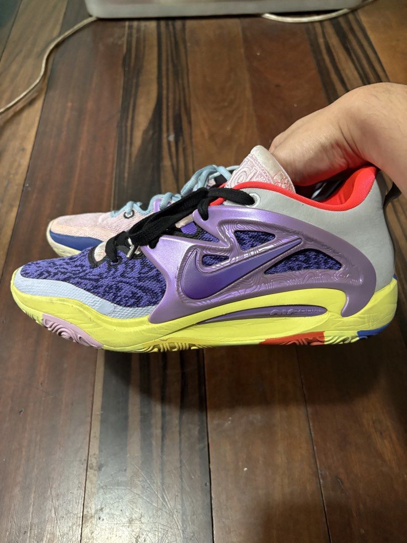 KD 15 “What the” (Category: Sneakers) located in Manila. Submitted by waxxizz (Listing ID 1462887581, Image 3). Description: For sale only KD 15 What The Size 9.5 In great condition, used condition, good outsole and no sole seps Used 5 times only, 100% authentic Price: PHP 3,000 only Pm for inquires.