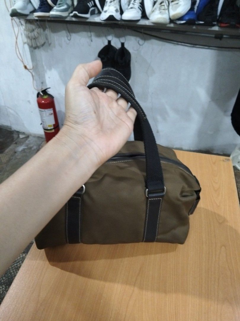 Kipling (Category: Purses & Pouches) located in El Salvador. Submitted by francheskaukayukay (Listing ID 1462904671, Image 3). Description: .