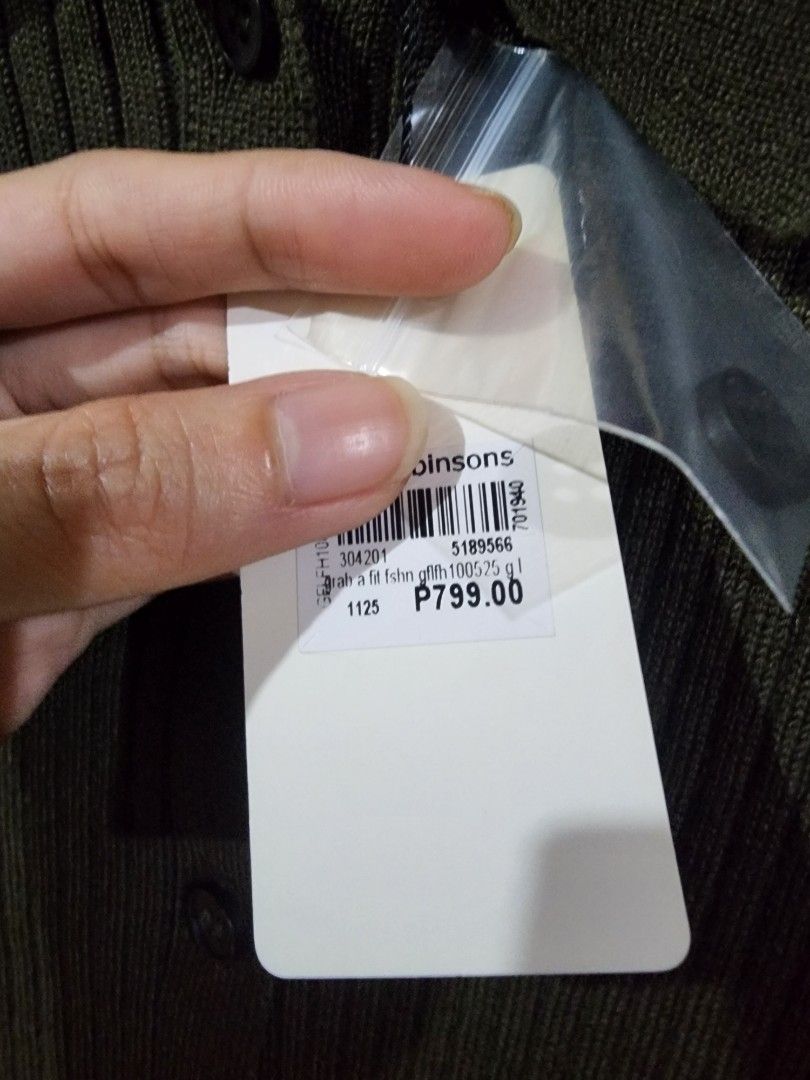 Knitted Top (Category: Coats, Jackets and Outerwear) located in Angeles City. Submitted by youngmountain-9dabbe (Listing ID 1463021683, Image 3). Description: - Olive green ribbed knit cardigan - Brand: Grab-a-fit - Stretchy material - Original Price: P799 Size Large on tag Actual size:width 16 inches stretch to 30 inch Length: 25 inches Selling only for 450. Never nasuot may tag pa..