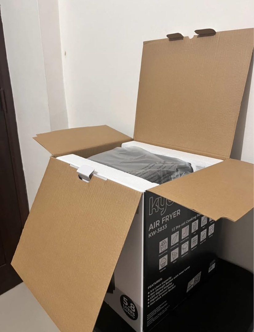 Kyowa Air fryer (Category: Fryers) located in Las Pinas. Submitted by yoonminiecart (Listing ID 1463025121, Image 2). Description: - brand new - never been used - digital display - 5.8 Liters Meet up around Bacoor / Alabang / Las Pinas Shipping will be shoulder by buyer: Payment first.
