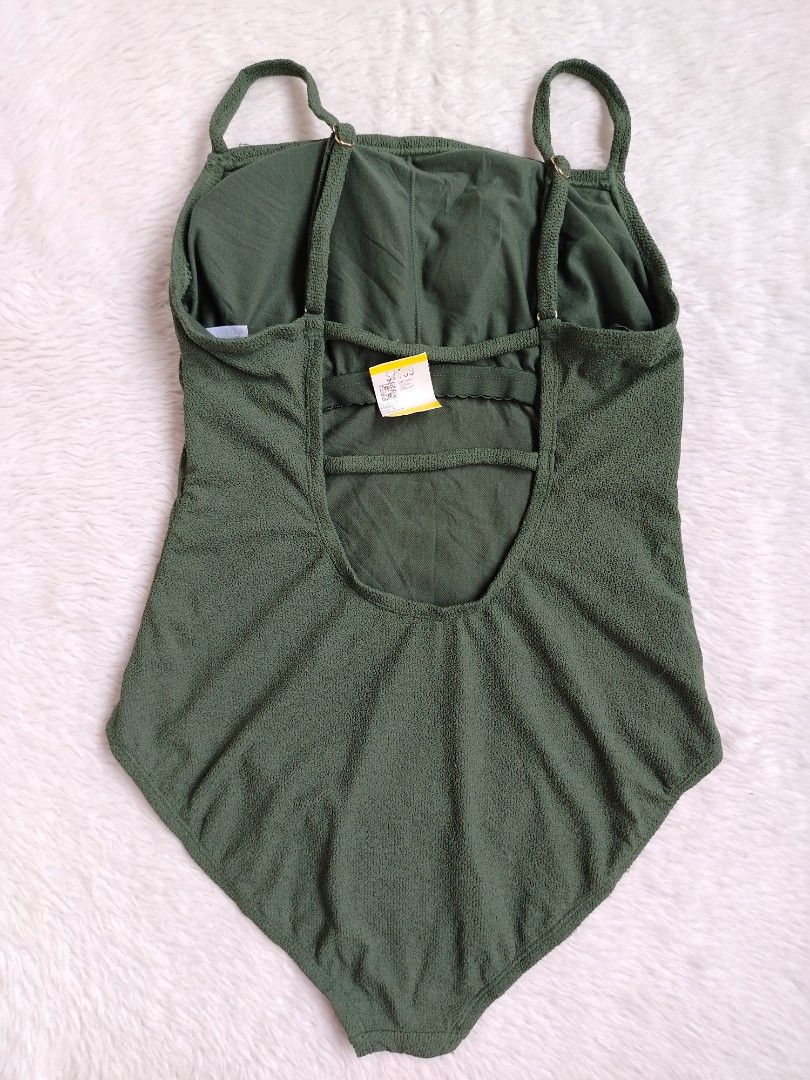 (L) Kona Sol (Category: Bikinis & Swimsuits) located in Paranaque City. Submitted by closetbykimkirsten (Listing ID 1462965567, Image 2). Description: 🎀Like New🎀 ✨Brand: Kola Sol ⚡Built in pad 🪷Size: Large 💸Price: P250 (Non Negotiable) ♦️All Items are PRELOVED in good condition. ♦️Please do manage your expectations. ♦️WASH before USE ♦️BUY at your own RISK 🔥NO RETURN NO EXCHANGE POLICY🔥 ⛔BOGUS BUYER/JOY RESERVER will be posted in every grou