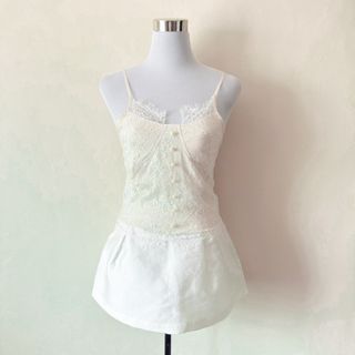 (Category: ) located in . Submitted by rosywardrobe (Listing ID 1463073424, Image 1). Description: .