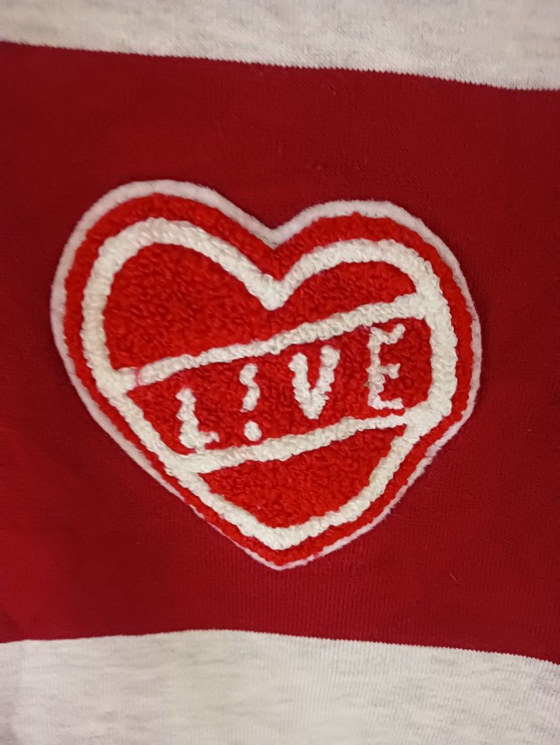 Lacoste Live Hoodie (Category: Coats, Jackets and Outerwear) located in Caloocan City. Submitted by keenfox-8542 (Listing ID 1462926497, Image 2). Description: 18x23 issue: cut tags, small scratch Excellent Condition.