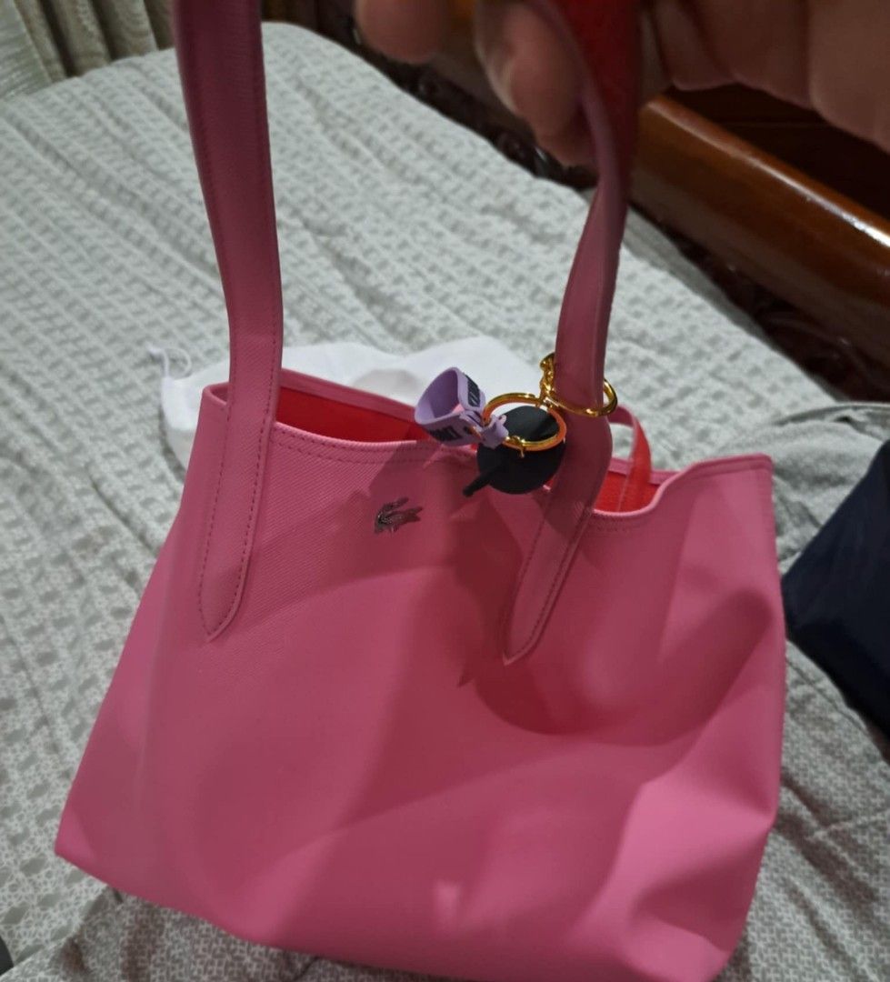 Lacoste reversible tote large (Category: Tote Bags) located in Talisay. Submitted by j-selectfinds (Listing ID 1462897688, Image 2). Description: Lacoste reversi ble tote. with complete inclusions, paper bag & dust bag. slightly used. No isssue ..