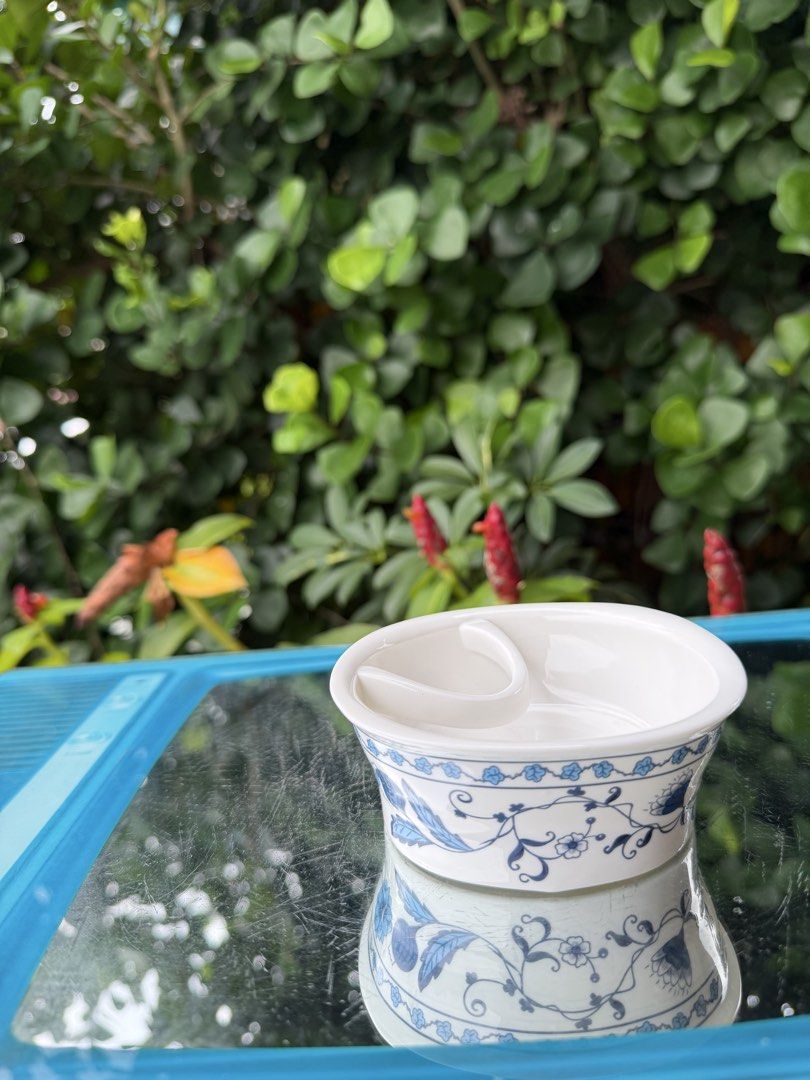 Ladle rest (Category: Other Kitchenware & Tableware) located in Davao. Submitted by parteawares2 (Listing ID 1462897698, Image 3). Description: One piece beautiful blue onion ladle rest , serving spoon rest , while cooking you may place your spatula or ladle here . Or while dining you have a ladle rest for your serving spoon especially serving soup and yummy dishes .