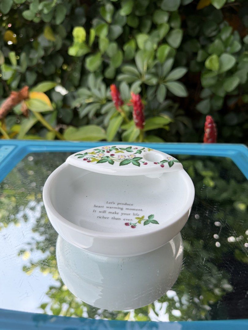 Ladle rest (Category: Dinnerware & Cutlery) located in Davao. Submitted by parteawares2 (Listing ID 1462899520, Image 2). Description: One piece floral ladle rest or serving spoon rest . While eating or cooking you rest your spatula or ladle here .