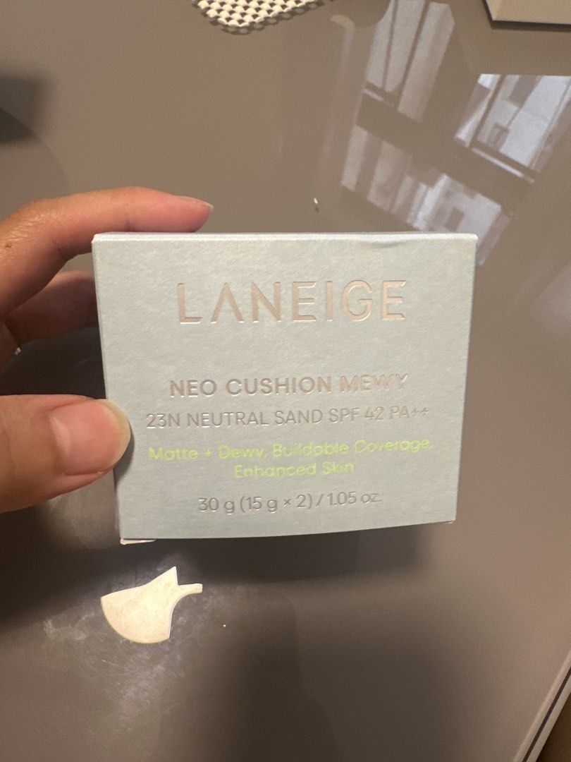 LANEIGE Neo Cushion Dewy 23N Neutral Sand SPF 42 PA++ （分類：化妝品）位於 Hong Kong。 由 nicole.ty 提交（商品編號 1462943264，圖片 1）。簡介： 全新未開封。