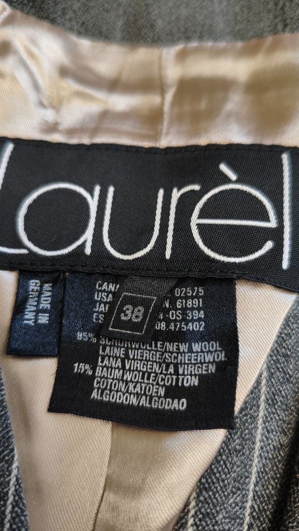 Laurel Business Suit Set （分類：套裝）位於 Hong Kong。 由 potatoessmall 提交（商品編號 1462900390，圖片 2）。簡介： Top made in Germany, dress made in Croatia.。