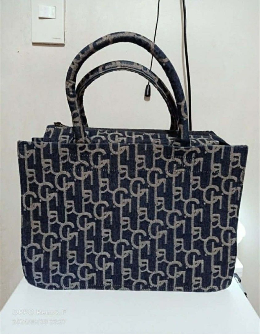 Laurence&Chico Tote Bag (Category: Tote Bags) located in Quezon City. Submitted by uydaisy1979 (Listing ID 1463118658, Image 1). Description: .