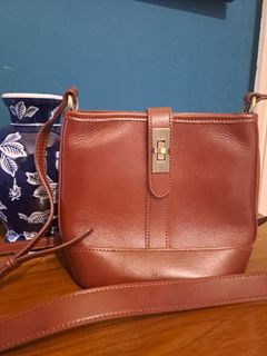 (Category: ) located in . Submitted by lola_preloved (Listing ID 1462941904, Image 1). Description: .