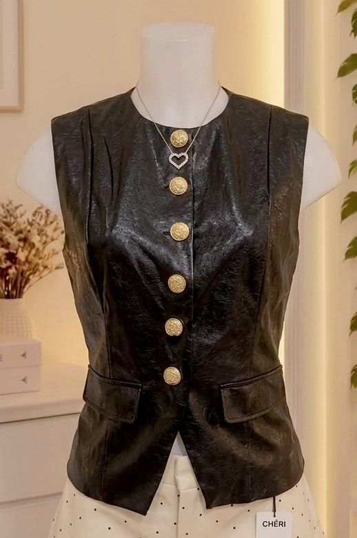 leather Top black Yozzy brand (Category: Blouses) located in Cavite. Submitted by cardibabe (Listing ID 1460590311, Image 1). Description: black leather yozzy brand ganda ng quality neto size : medium.