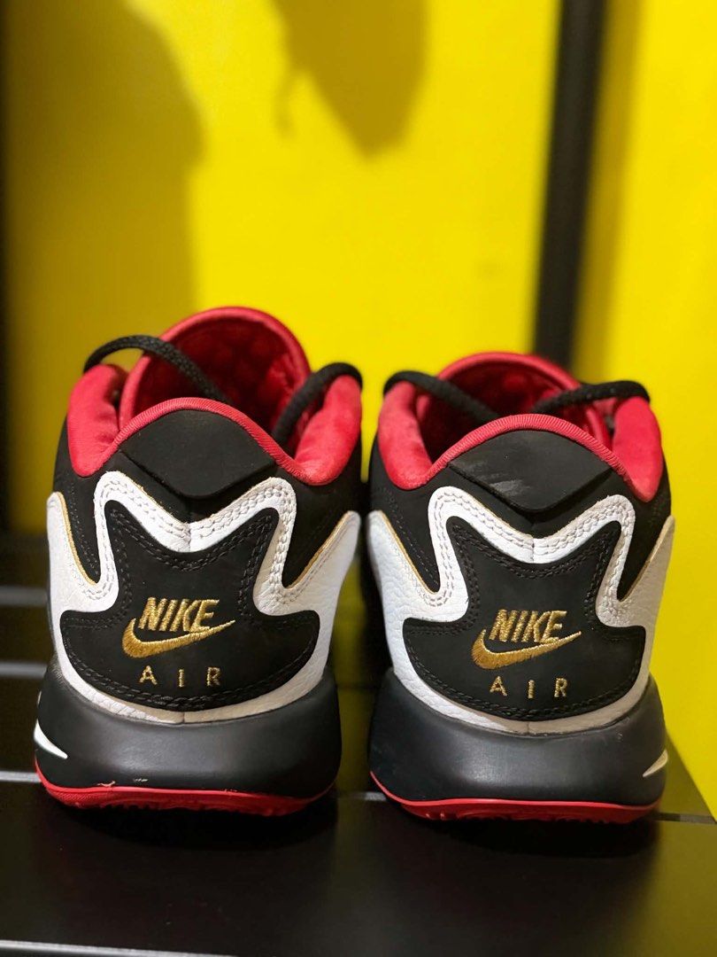 Lebron XXI “PRIME 93” (Category: Sneakers) located in San Pedro. Submitted by khaioh (Listing ID 1463086074, Image 2). Description: Lebron XXI “PRIME 93” size 9.5 Mens USED twice With Original Box Negotiable 💯Legit RFS: Decluttering .