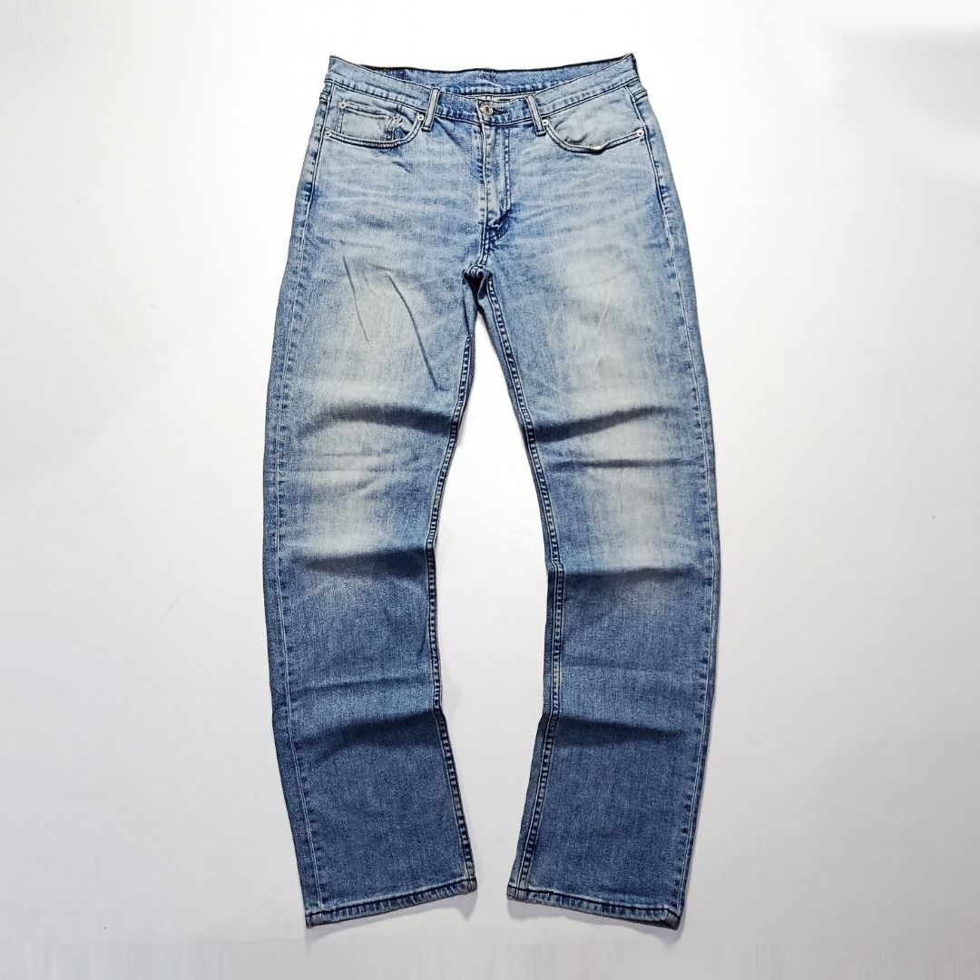 Levi’s 514 Classic Straight Light Wash (Category: Jeans) located in Taytay. Submitted by hoodgrail.vtg (Listing ID 1462949942, Image 1). Description: • Excellent condition - Lightly used • Natural whiskering with pronounced knee fading and contrast wash • Size on tag: W33 L34 — best fits W33 • Measurements: 17 x 45 in • Leg opening: 8 in • Color rate: 9/10 • Issue: None.