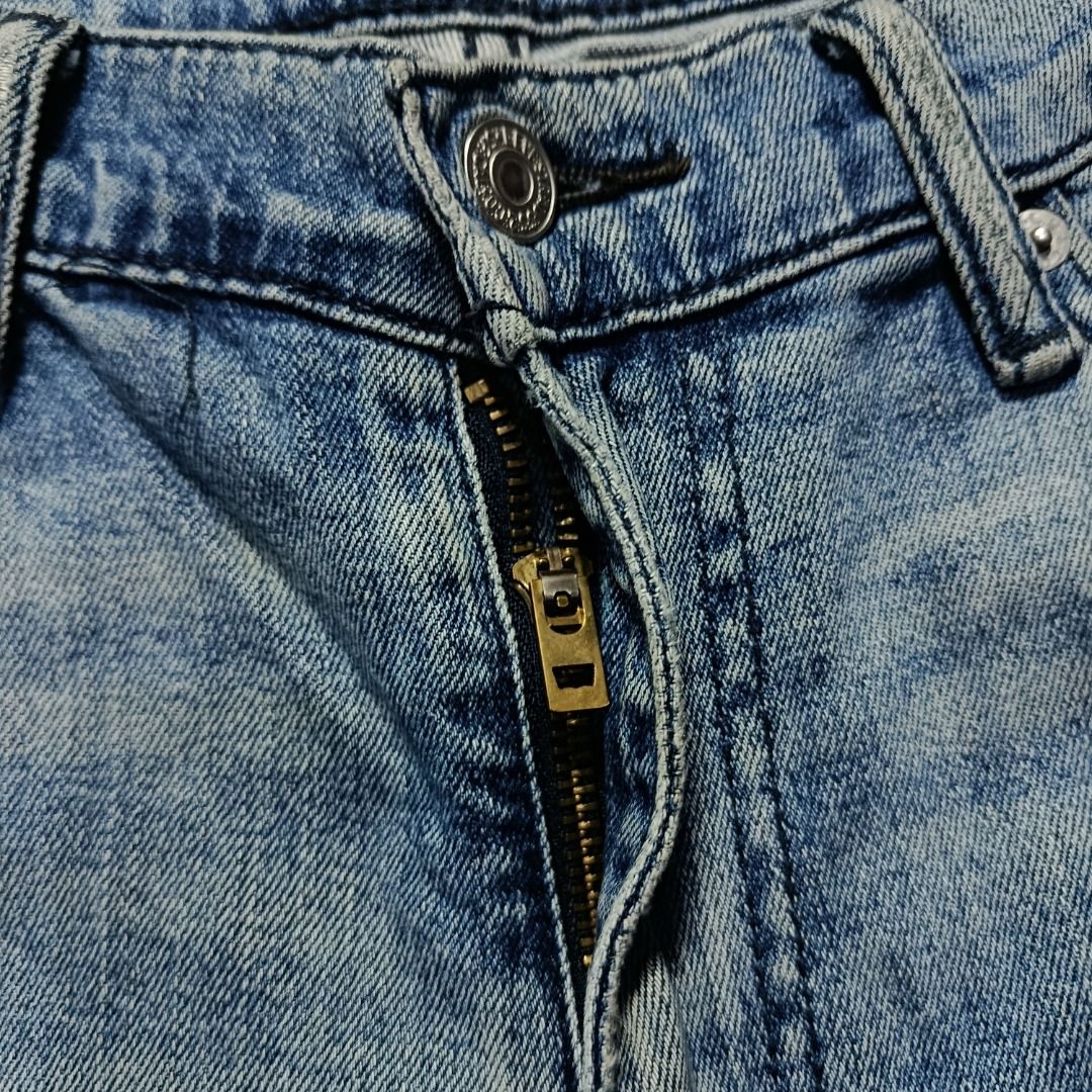 Levi’s 514 Classic Straight Light Wash (Category: Jeans) located in Taytay. Submitted by hoodgrail.vtg (Listing ID 1462949942, Image 3). Description: • Excellent condition - Lightly used • Natural whiskering with pronounced knee fading and contrast wash • Size on tag: W33 L34 — best fits W33 • Measurements: 17 x 45 in • Leg opening: 8 in • Color rate: 9/10 • Issue: None.