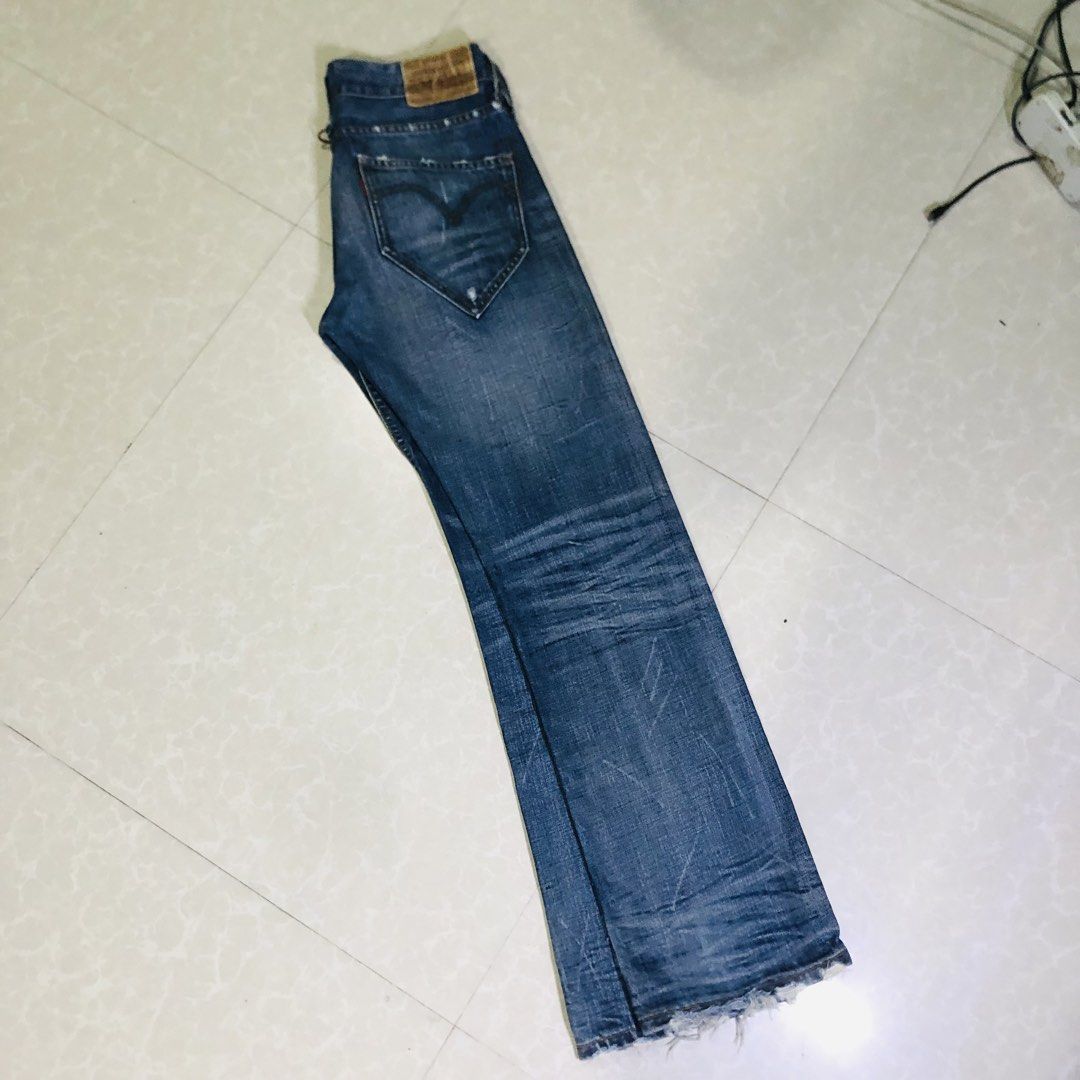 LEVIS 523 VINTAGE (Category: Jeans) located in Samal. Submitted by rj_thrift (Listing ID 1463018908, Image 1). Description: Size 28-30x40 issue none excellent condi crispy condition.