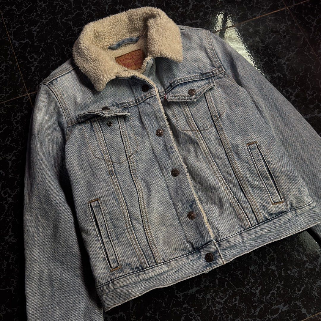 Levis Sherpa Jacket (Category: Coats, Jackets and Outerwear) located in Ozamiz City. Submitted by vanouy (Listing ID 1463035265, Image 2). Description: .
