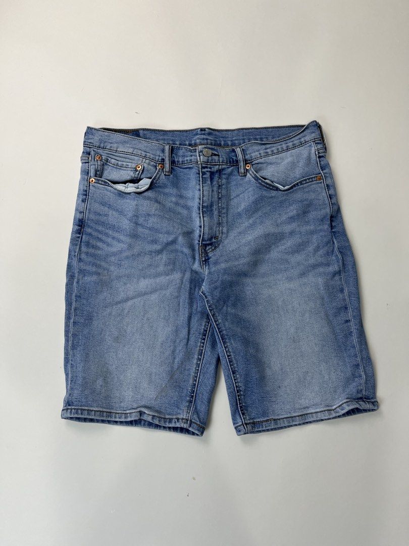Levis Shorts (Category: Shorts) located in Makati City. Submitted by ufcknwthbst (Listing ID 1463019083, Image 1). Description: 22 inch length 9.5/10 condition No issue.