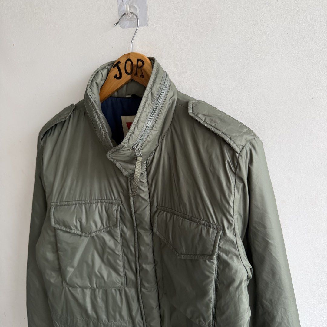 Levis Winter Jacket (Category: Coats, Jackets and Outerwear) located in San Fernando. Submitted by jorjorr (Listing ID 1463033569, Image 3). Description: Levis Winter Jacket Packable hood Medium on tag 22 width 28 length Excellent condition No issue P1,499.
