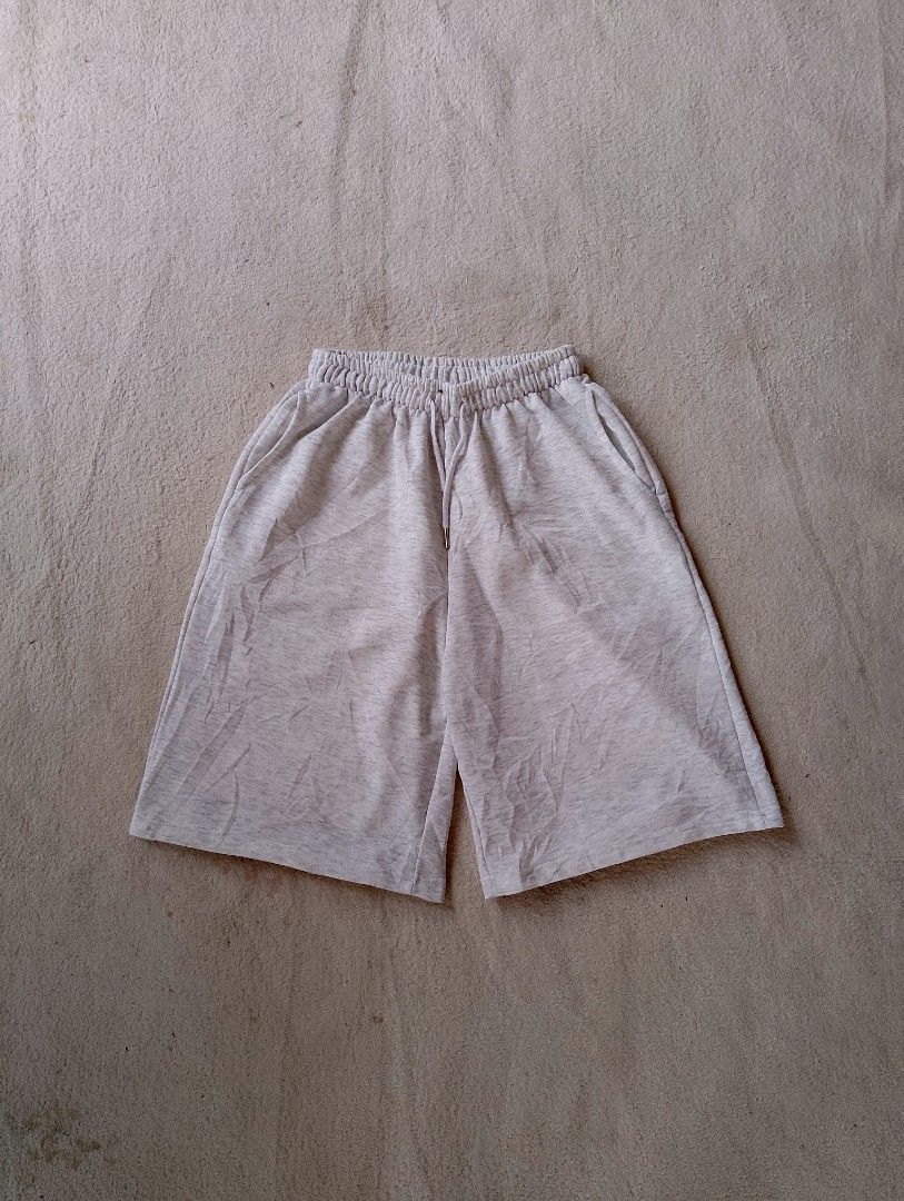 Light Grey Heathered Sweat Shorts with Drawstring Waist (Category: Shorts) located in Caloocan City. Submitted by sharpthreads18 (Listing ID 1462899315, Image 1). Description: .