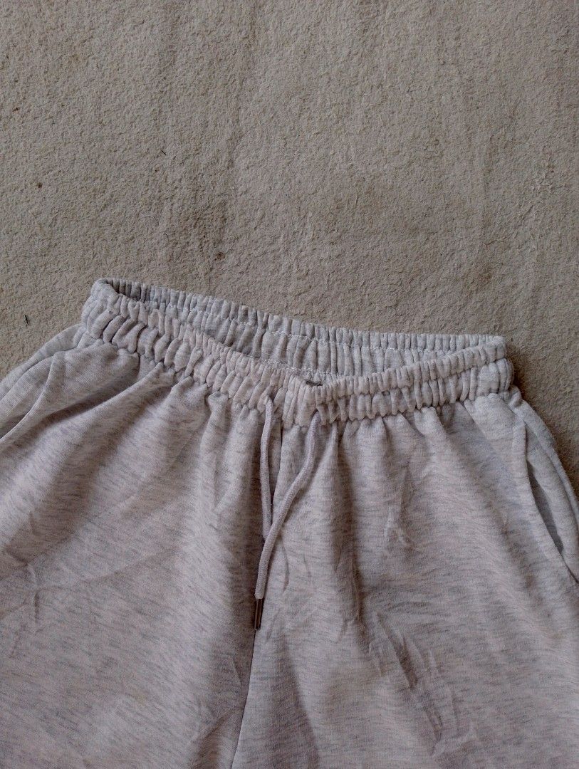 Light Grey Heathered Sweat Shorts with Drawstring Waist (Category: Shorts) located in Caloocan City. Submitted by sharpthreads18 (Listing ID 1462899315, Image 2). Description: .