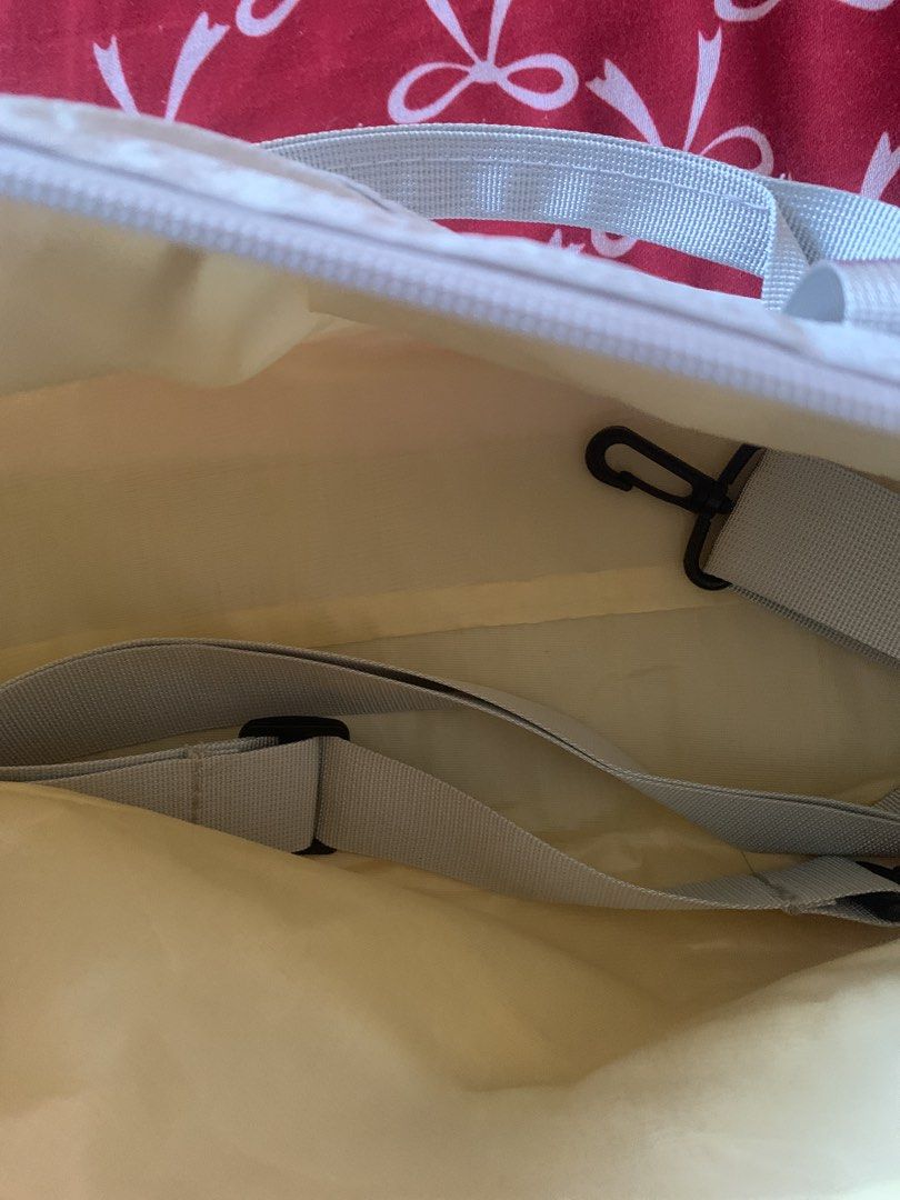 Light Grey Nylon Tote Bag (Category: Tote Bags) located in Navotas City. Submitted by elaitems (Listing ID 1462897610, Image 3). Description: - Light grey nylon tote bag - Very spacious - UNISEX - BRAND NEW.