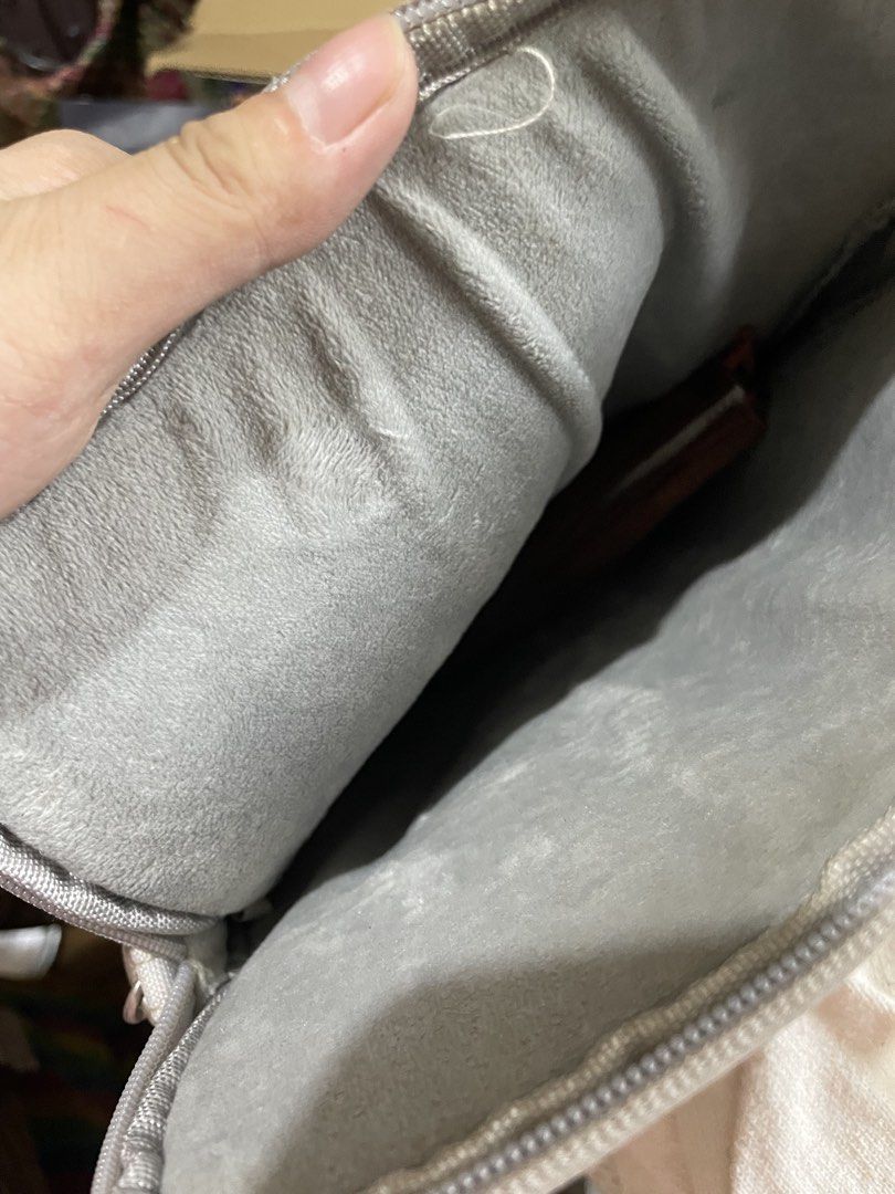 Light Grey Tablet Sleeve Pouch Ipad Sleeve Tablet Pouch (Category: Purses & Pouches) located in Quezon City. Submitted by garagesaleonline (Listing ID 1462891809, Image 2). Description: - Light grey color - Padded interior for extra protection - Secure zipper closure - Fits most standard tablets - Ideal for travel and daily use.