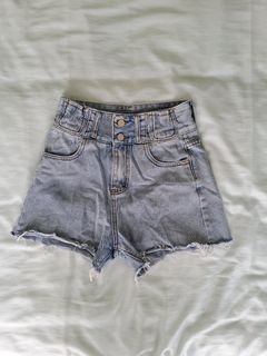 (Category: ) located in . Submitted by erin_g (Listing ID 1463021992, Image 1). Description: .