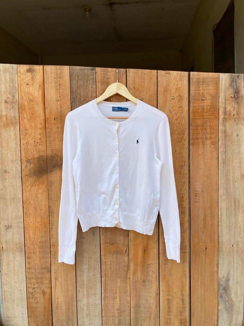 LIGHTWEIGHT kNIT CARDIGAN (Category: Others Tops) located in Angeles City. Submitted by giventrifteditem (Listing ID 1463031918, Image 1). Description: PM FOR DTS OPEN VC ( FB ) ASNEW CONDITION NO ISSSUE.