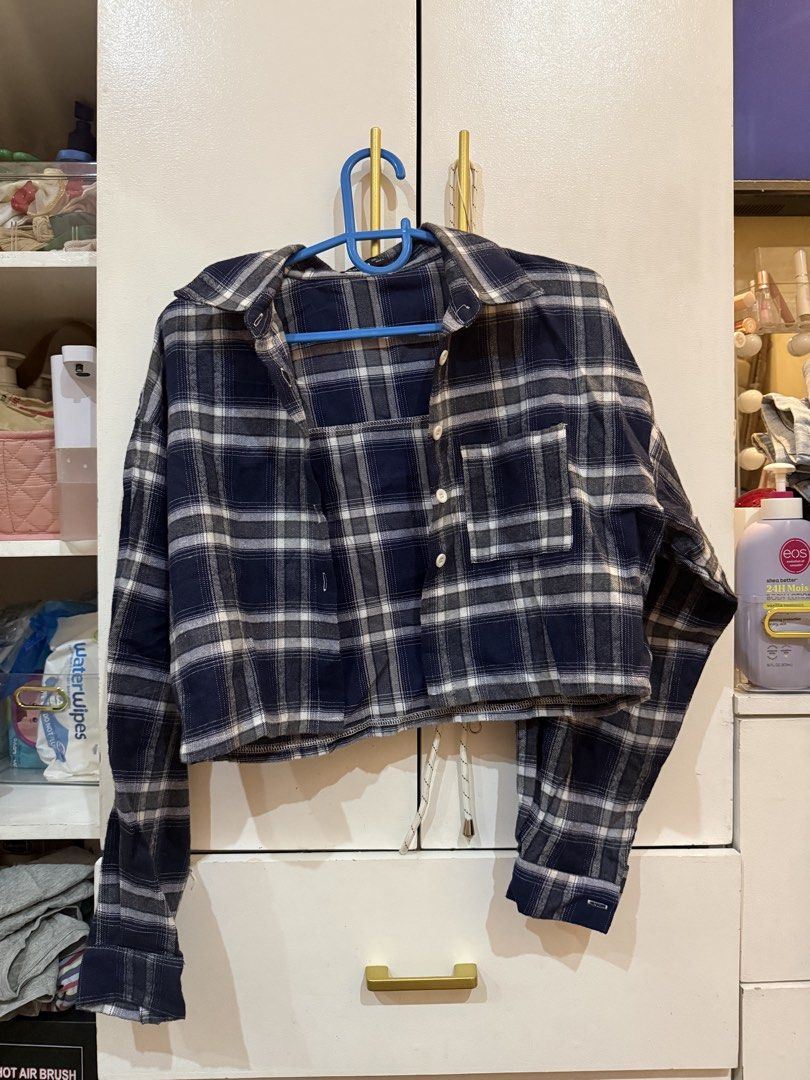 Long sleeve Lovito (Category: Longsleeves) located in Imus. Submitted by mysticstar_f121de (Listing ID 1462923670, Image 1). Description: .