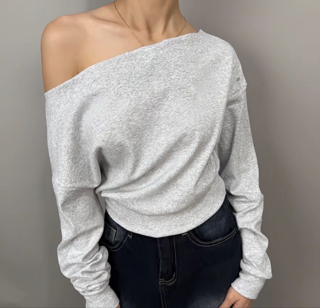 Longsleeve Sweater Offshoulder Knit Fabric (Category: Coats, Jackets and Outerwear) located in San Fernando. Submitted by _itsmedani (Listing ID 1463080437, Image 2). Description: NEVER BEEN USED No issues/ flaws.