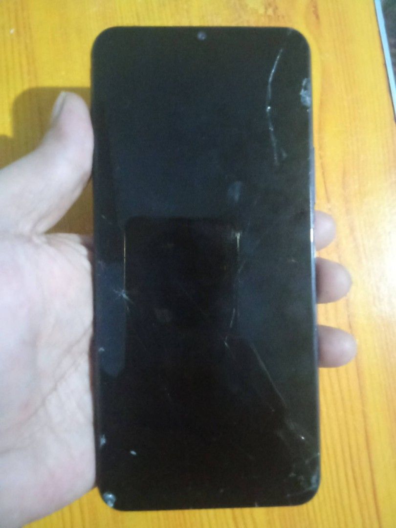 Looking defective cell phone (Category: Announcements) located in Manila. Submitted by vincze (Listing ID 1463078127, Image 1). Description: Looking defective cell phone Wala na balak ipa ayos 200 to 2000 depende sa gb sjdm Bulacan location.