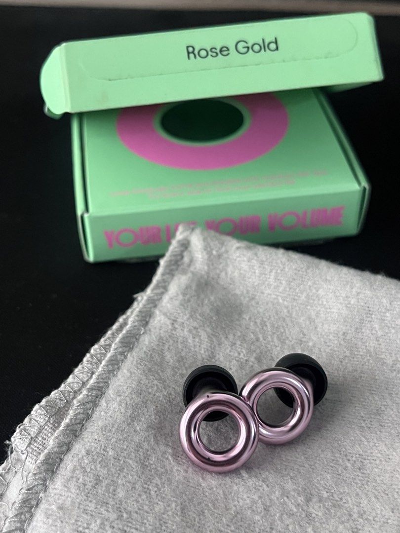 Loop Experience - Rose Gold (Category: Earphones) located in Taguig. Submitted by graceeeee. (Listing ID 1463015364, Image 2). Description: - Loop Experience rose gold color - This is the older version, not Experience 2 - Extra and original ear tips provided - Issue: substitute black carry case. Very similar to original yung shape and size. Nasira kasi yung original case. RFS bought the Loop Switch so don’t need this na. Meetup Venice mall only C