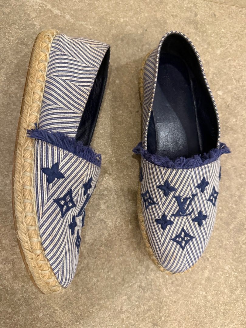 Louis Vuitton Espadrilles Size 38 (Category: Sneakers & Footwear) located in Quezon City. Submitted by ilabluxe (Listing ID 1462894318, Image 2). Description: - Authentic Louis Vuitton monogram espadrilles - Size: 38 fits 38 1/2 - in good condition - Color: Blue and white stripes - Features: Frayed fringe detail, jute sole - Origin: Made in Italy Note this is used and you arr not buying a brand new 100% Authentic or money back guarantee.