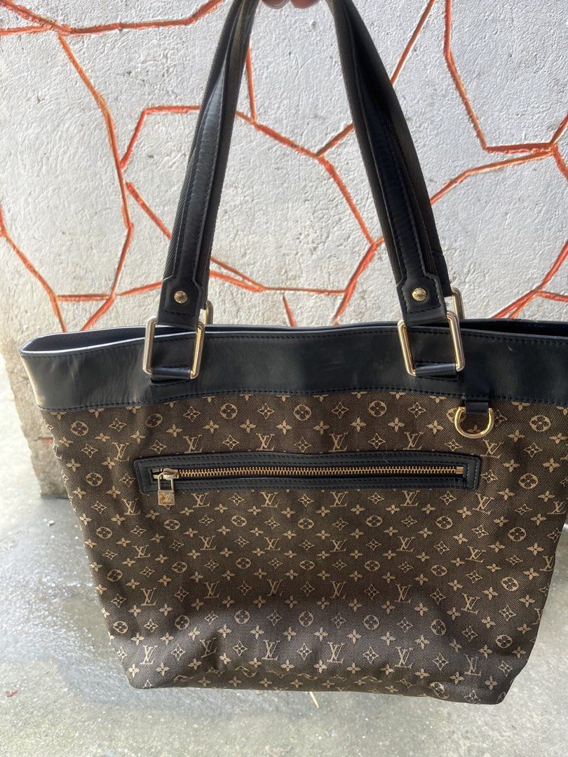 louis vuitton minilin totebag (Category: Luxury Bags & Wallets) located in Muntinlupa City. Submitted by buymothriftko (Listing ID 1462943694, Image 1). Description: louis vuitton minilin totebag med size.