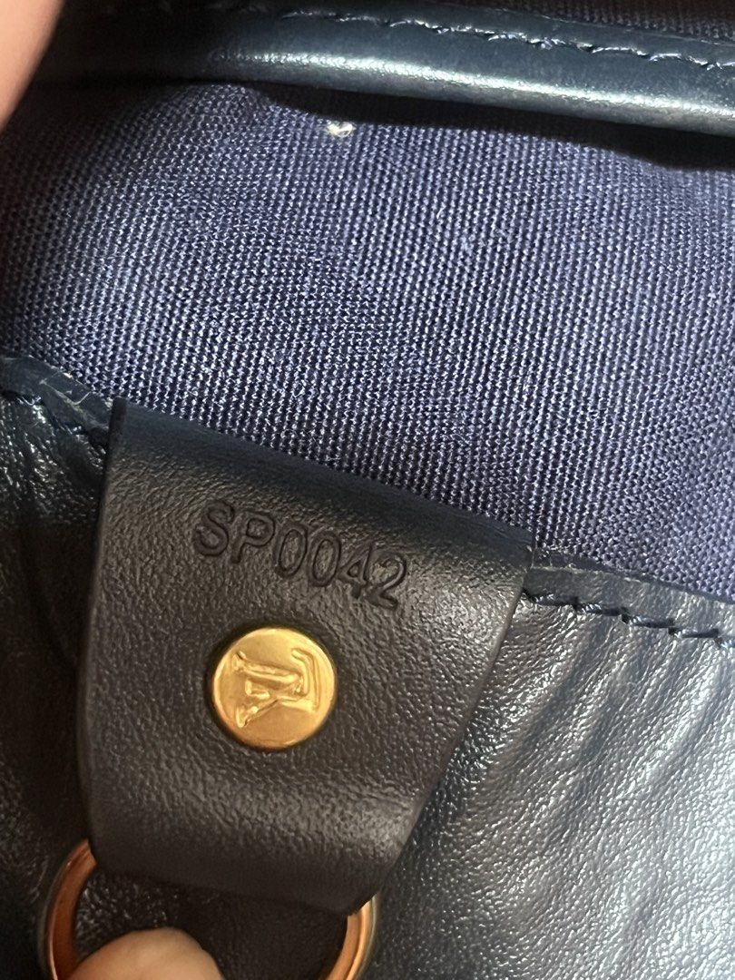 louis vuitton minilin totebag (Category: Luxury Bags & Wallets) located in Muntinlupa City. Submitted by buymothriftko (Listing ID 1462943694, Image 3). Description: louis vuitton minilin totebag med size.