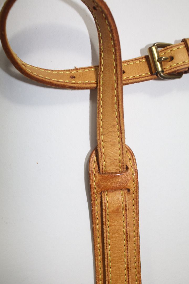 Louis Vuitton Monogram Blois bag (Category: Luxury Bags & Wallets) located in Cebu City. Submitted by sinina.station (Listing ID 1463020393, Image 2). Description: 100% authentic note: needs strap/sling replacement, see picture rare vintage piece. .