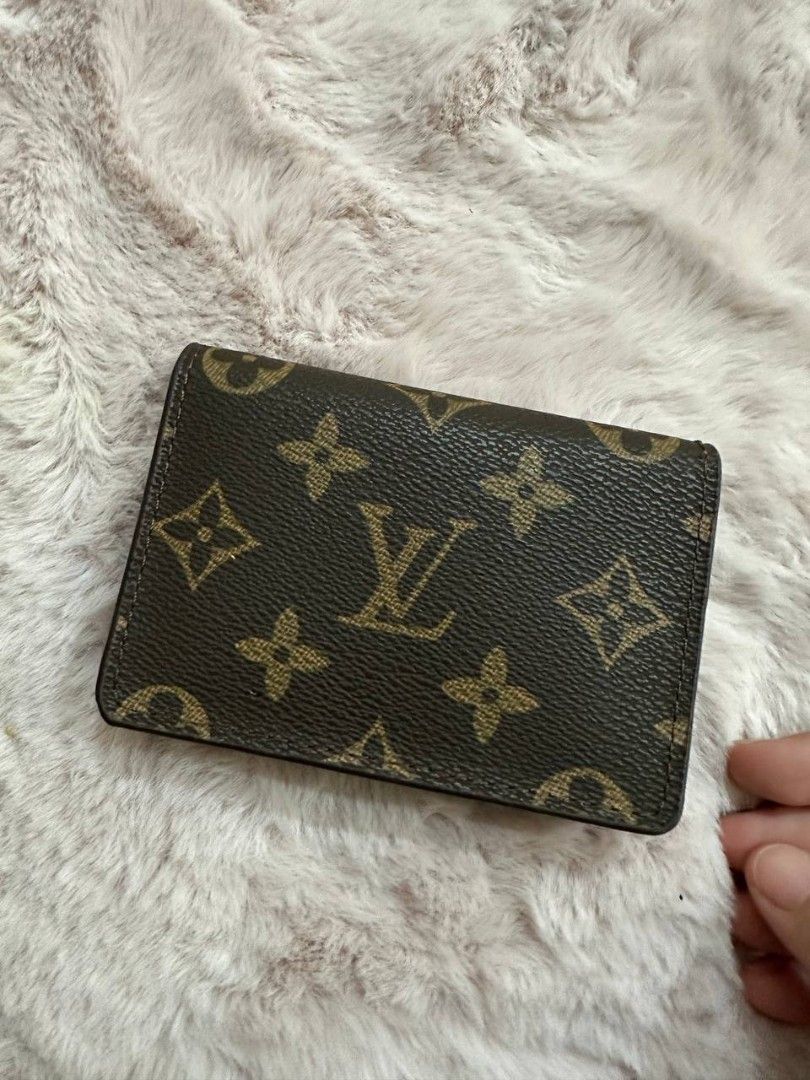 Vintage Louis Vuitton Monogram Card Holder (Category: Wallets & Card holders) located in Antipolo. Submitted by hazyhaze21 (Listing ID 1463072764, Image 1). Description: Vintage Louis Vuitton Monogram Bifold ID / Card Holder, approximately 4.5 × 3.25 inches, made in France around March 2002. - preloved.