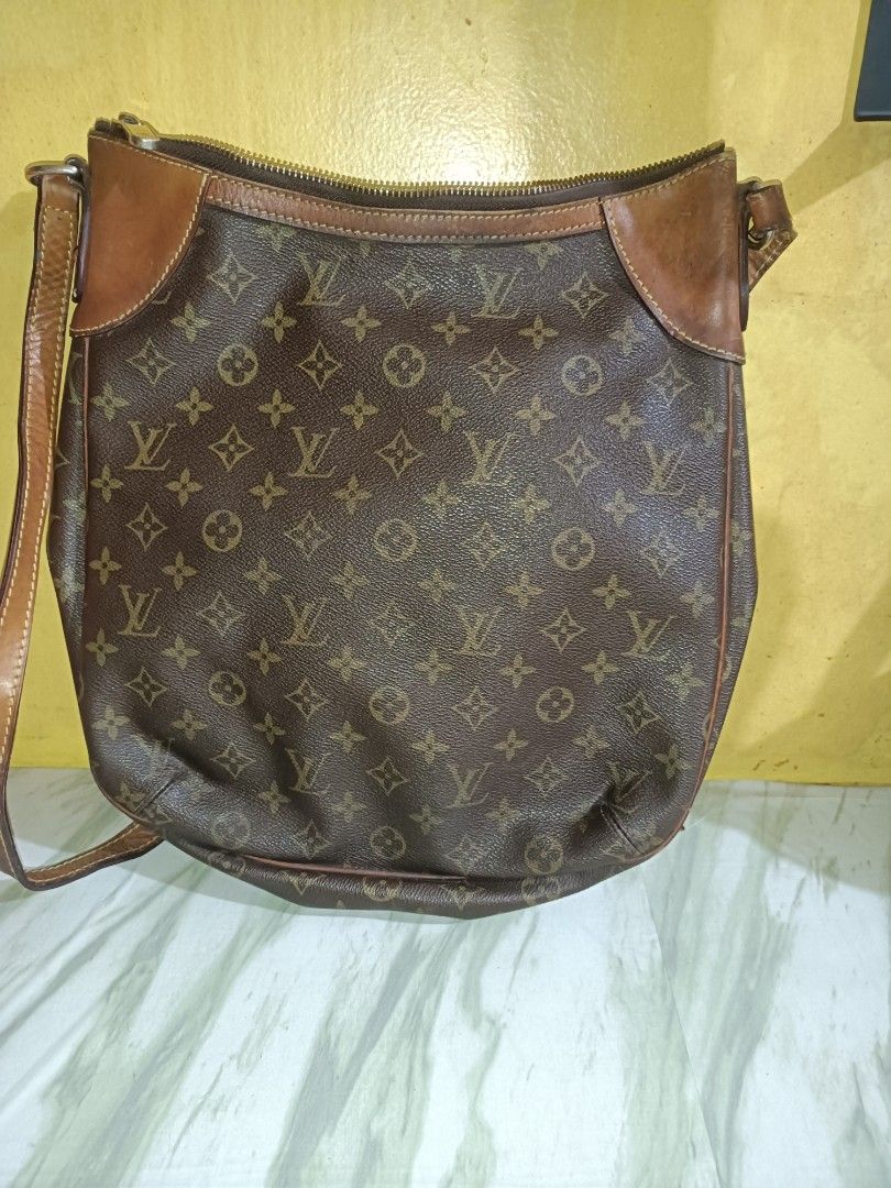 Louis Vuitton Odeon Monogram (Category: Cross-body Bags) located in Bolinao. Submitted by shayne_0215 (Listing ID 1463071489, Image 2). Description: - Coded Louis Vuitton - Ukay Source - Has some rubs on the piping and cracks on the strap - Signs of Wear, Adds character to the bag - Spacious Interior for all your essentials - Last Price Posted with Free Shipping Nationwide via JNT Express - Deal Now, Pay Now - MOP: GCASH.