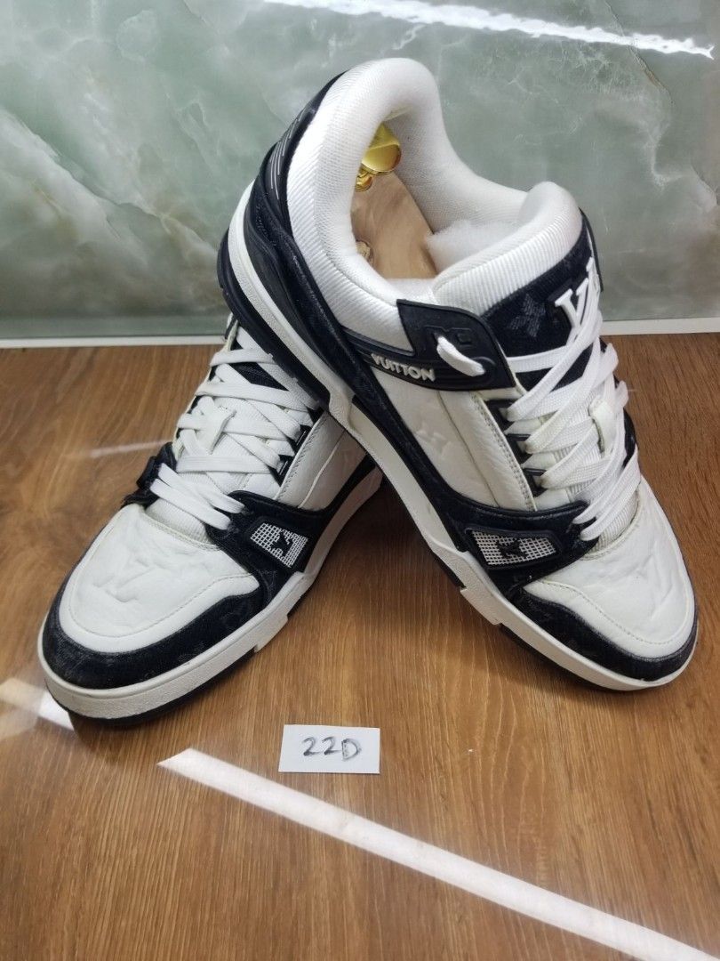 Louis Vuitton sneakers 42 (Category: Sneakers) located in Quezon City. Submitted by lykpossession (Listing ID 1463116491, Image 2). Description: Ask first if available.