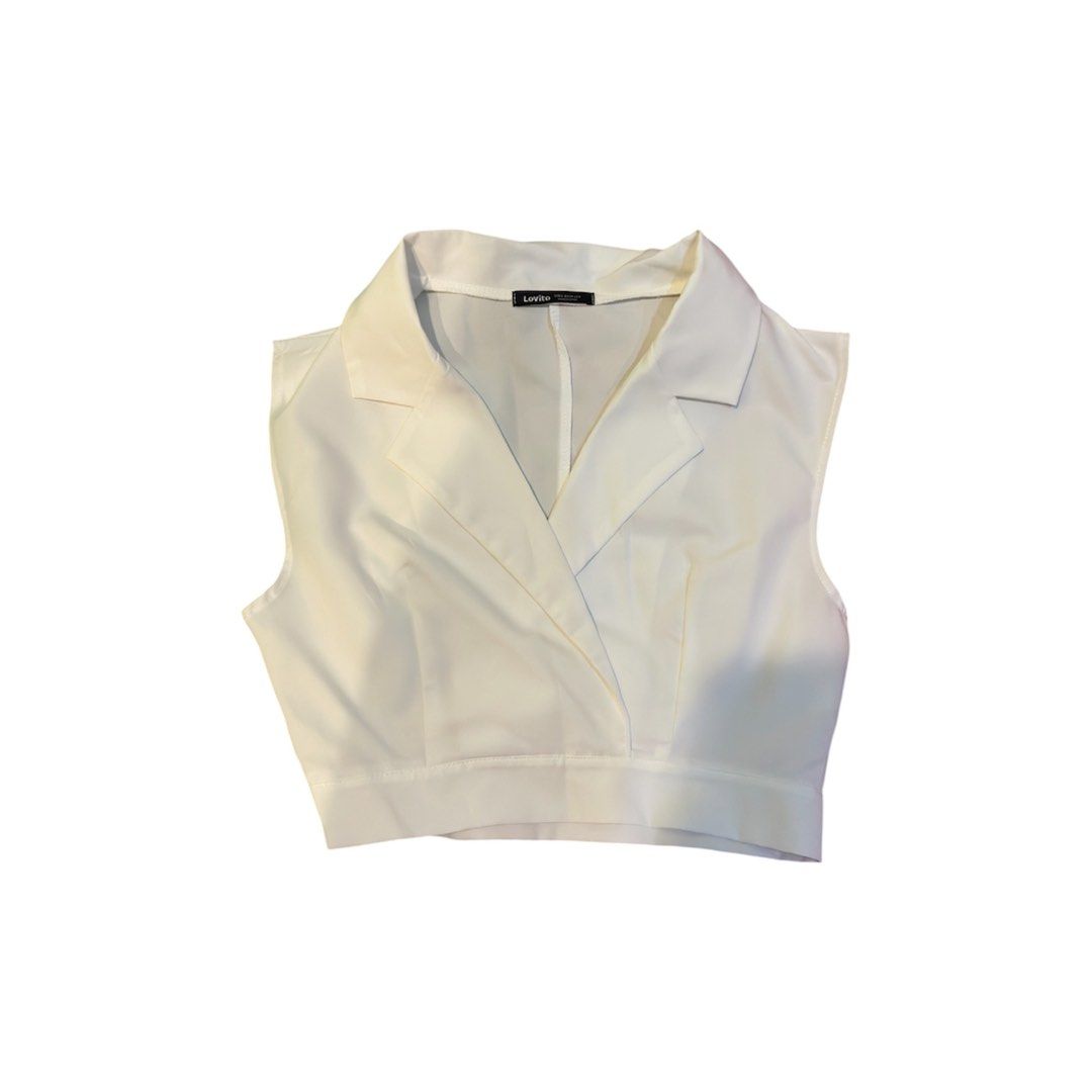 Lovito Collared Blouse (Category: Blouses) located in Quezon City. Submitted by brokeahhgirl (Listing ID 1463042986, Image 1). Description: No issue Worn twice.