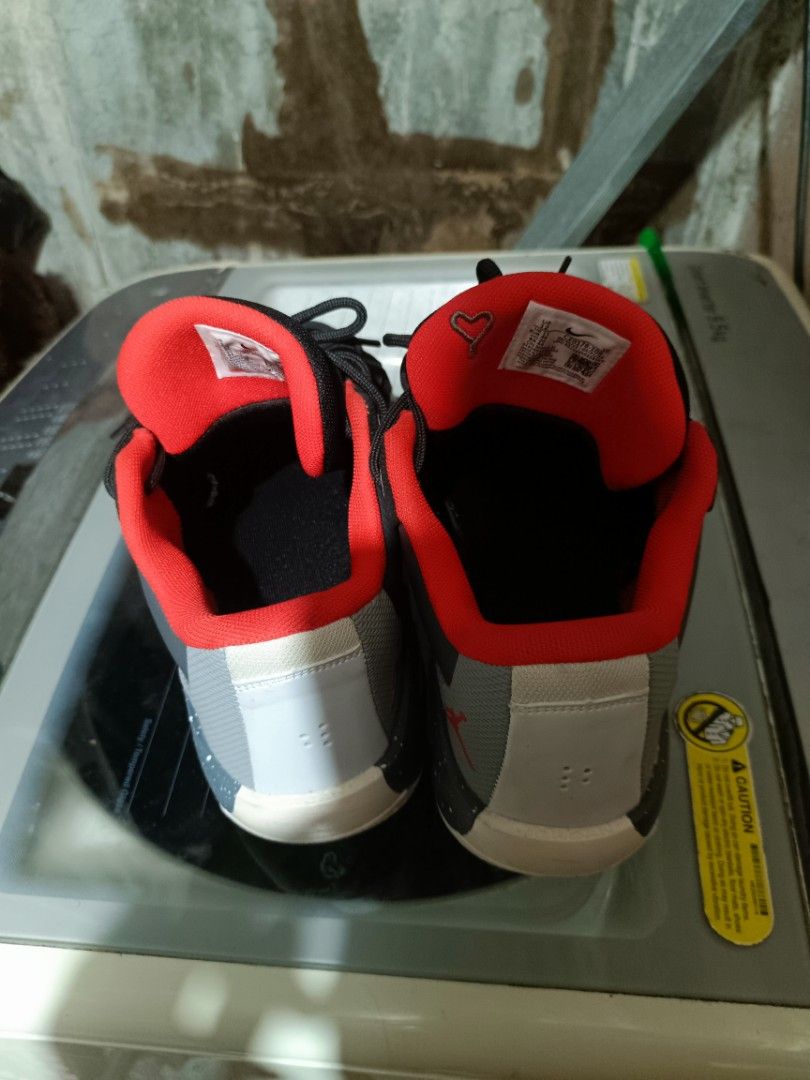 LUKA DONCIC .77 (Category: Sneakers) located in Manila. Submitted by cceej07 (Listing ID 1462888779, Image 3). Description: FS FS FS RUSH RUSH RUSH ‼️‼️ Luka Doncic 77 Bloodline/Pigeon Colorway 45 EUR | 11 US •OEM/TOP GRADE QUALITY • 2x lang nagamit pang lakad lang hindi pinanglaro • Super makapit pa sa court • Konting linis lang kailangan • Napaka spiky parang daga • Solid pa pang indoor/outdoor use RFS: HINDI NA NAGAGAMIT, NEED MONEY FOR MEDICA