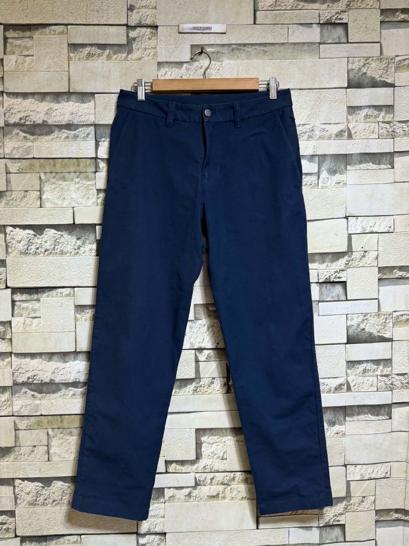 Lululemon ABC Pants Navy Blue (Category: Trousers) located in Santa Rosa. Submitted by alejon007 (Listing ID 1463022671, Image 3). Description: Lululemon ABC Pants Navy Blue SLIM/STRETCH FIT 100% Legit With dot size/searchable code Good to excellent condition Cut care tag only No major issues Size 31 x 40 length PRIC 1⃣5⃣8⃣0⃣ PM.