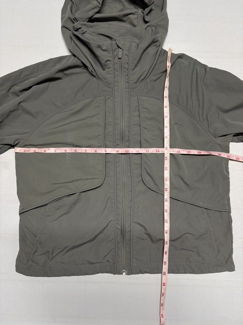 LULULEMON Always Effortless Jacket (Category: Coats, Jackets and Outerwear) located in Baguio. Submitted by viibodegaaa (Listing ID 1462975162, Image 3). Description: LULULEMON Always Effortless Jacket Size: boxy XS Width: 21’ Length: 22’ Price: 2480.