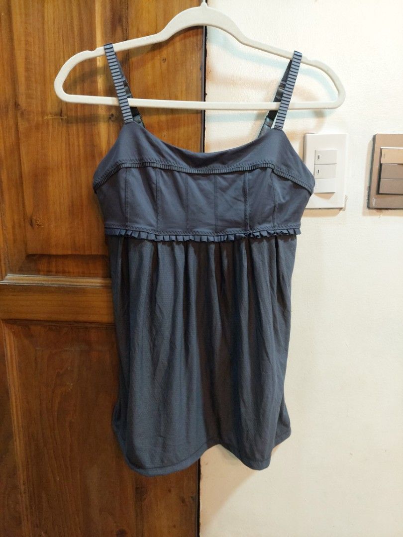 LULULEMON PRITTI Y2K TANK (Category: Activewear) located in San Pedro. Submitted by cyanide.slug.cat (Listing ID 1463007027, Image 2). Description: medium 32-36" bust 26" length cut tie.