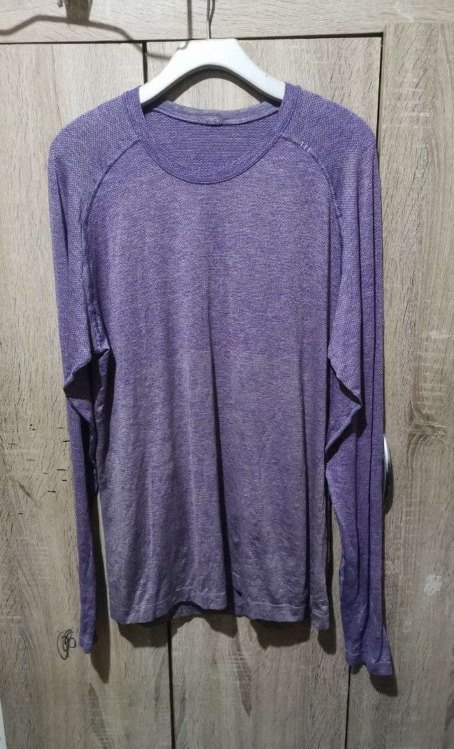 Lululemon Purple swiftly tech men long sleeve (Category: Tshirts & Polo Shirts ) located in San Pedro. Submitted by thriftersthrift (Listing ID 1463104018, Image 1). Description: Width(inches) :20 Length(inches) :28 Good condition Already wash Color rate : 9.5 /10 🌵ALL ITEMS ARE FROM UKAY BALE SO MANAGE YOUR EXPECTATION 🌵 ASK SELLER FOR MORE INFORMATION COLOR MAY CHANGE TRU LIGHTING.