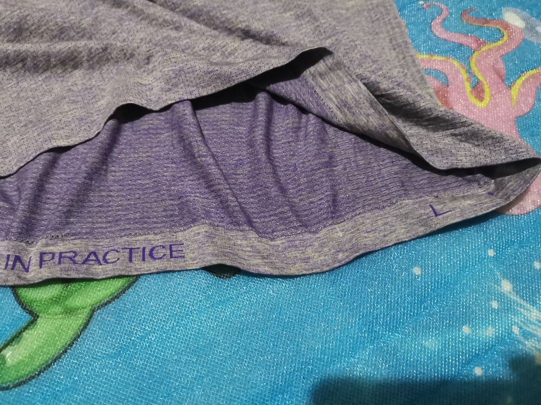 Lululemon Purple swiftly tech men long sleeve (Category: Tshirts & Polo Shirts ) located in San Pedro. Submitted by thriftersthrift (Listing ID 1463104018, Image 3). Description: Width(inches) :20 Length(inches) :28 Good condition Already wash Color rate : 9.5 /10 🌵ALL ITEMS ARE FROM UKAY BALE SO MANAGE YOUR EXPECTATION 🌵 ASK SELLER FOR MORE INFORMATION COLOR MAY CHANGE TRU LIGHTING.