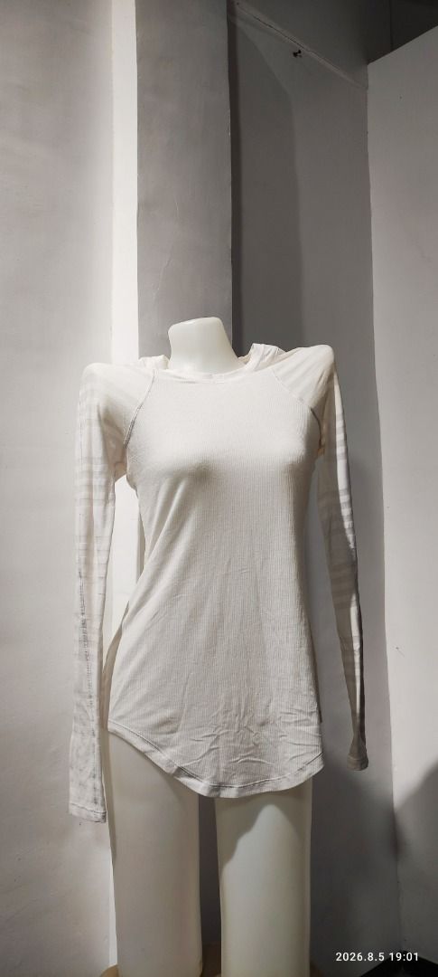 Lululemon (size 6) Long Sleeve (Category: Activewear) located in Calamba. Submitted by lulu.thrift.finds (Listing ID 1462996331, Image 2). Description: Lululemon Size 6 Long Sleeve No discount for single items. Can give a little discount for multiple-item purchases. Kindly check my store, selling all lulu :) First to pay basis Payment via GCash only Shipped thru Jnt within 2-3 days Free shipping for min 1.5k purchase Items will only be reserved f